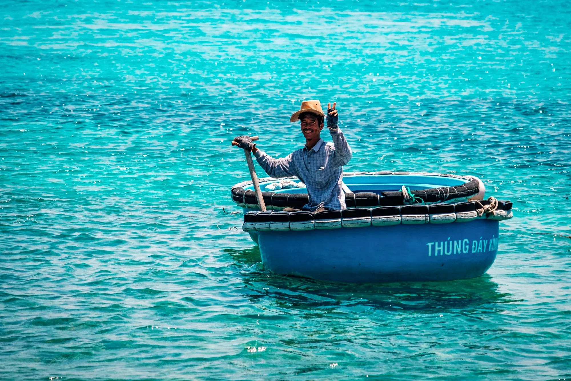  Vietnamese rounded rowing boats at Mun Island. 