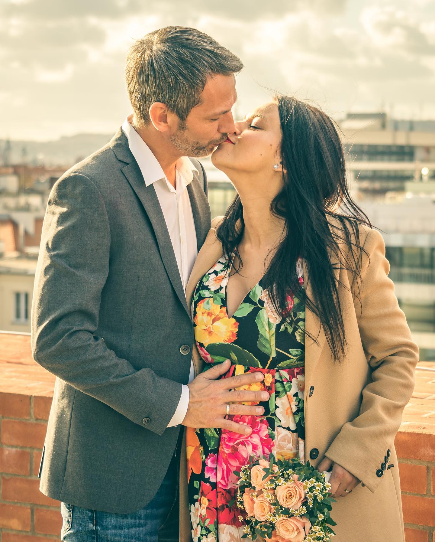 Let’s make 2020 something to have a sweet memories for 😜👰🏻🤵🏻🎂🇨🇿 #wedding #justmarried #prague #quarantinewedding #love #czechia #thisisprague #mrandmrs #holesovice #November2020 #h